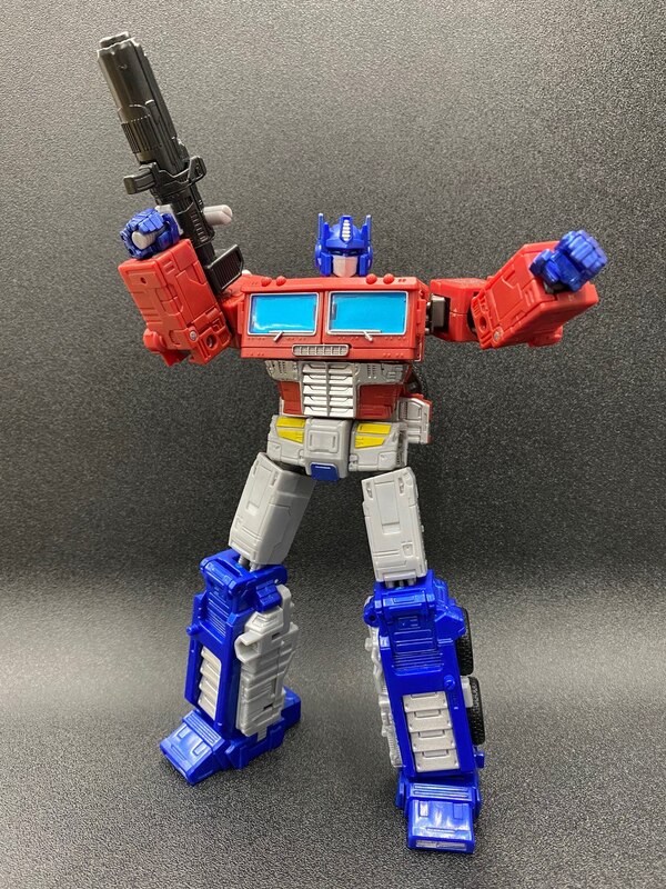 Takara Kingdom KD 19 Optimus Prime Official In Hand Images  (1 of 3)